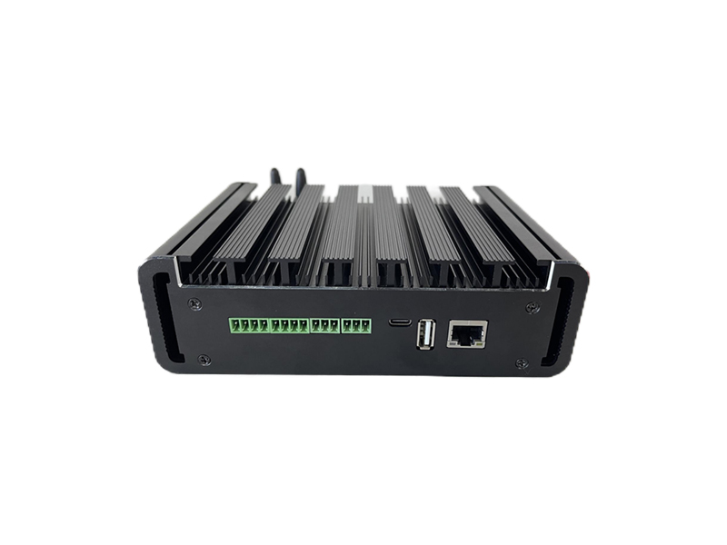 邊緣計算網關OM-EG10-5Tops背面 邊緣計算網關OM-EG10-5Tops背面