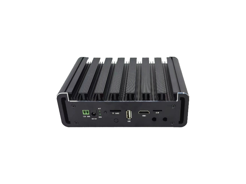 邊緣計算網關OM-EG10-5Tops正面 邊緣計算網關OM-EG10-5Tops正面